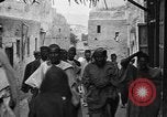 Image Medjillah champs pétrolifères Tliouanet Algérie, 1926, de la seconde 46 séquences d'archives historiques vidéo 65675050511