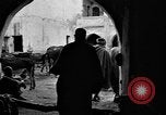 Image Medjillah champs pétrolifères Tliouanet Algérie, 1926, de la seconde 54 séquences d'archives historiques vidéo 65675050511