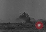 Standbild British 8th Army Tanks Nordafrika, 1942, aus Sekunde 6 historischem Filmmaterial Videoclip 65675050513