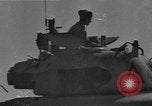 Standbild British 8th Army Tanks Nordafrika, 1942, aus Sekunde 20 historischem Filmmaterial Videoclip 65675050513
