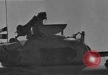Standbild British 8th Army Tanks Nordafrika, 1942, aus Sekunde 30 historischem Filmmaterial Videoclip 65675050513