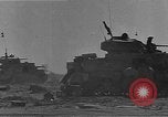 Standbild British 8th Army Tanks Nordafrika, 1942, aus Sekunde 53 historischem Filmmaterial Videoclip 65675050513