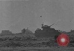Standbild British 8th Army Tanks Nordafrika, 1942, aus Sekunde 61 historischem Filmmaterial Videoclip 65675050513