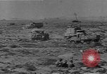 Standbild britischen Lkw Nordafrika, 1941, aus Sekunde 7 historischem Filmmaterial Videoclip 65675050514