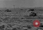 Standbild britischen Lkw Nordafrika, 1941, aus Sekunde 8 historischem Filmmaterial Videoclip 65675050514