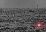 Standbild britischen Lkw Nordafrika, 1941, aus Sekunde 10 historischem Filmmaterial Videoclip 65675050514