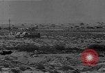 Standbild britischen Lkw Nordafrika, 1941, aus Sekunde 22 historischem Filmmaterial Videoclip 65675050514
