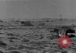 Standbild britischen Lkw Nordafrika, 1941, aus Sekunde 27 historischem Filmmaterial Videoclip 65675050514