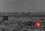 Standbild britischen Lkw Nordafrika, 1941, aus Sekunde 30 historischem Filmmaterial Videoclip 65675050514
