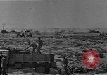 Standbild britischen Lkw Nordafrika, 1941, aus Sekunde 35 historischem Filmmaterial Videoclip 65675050514
