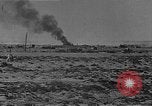 Standbild britischen Lkw Nordafrika, 1941, aus Sekunde 42 historischem Filmmaterial Videoclip 65675050514