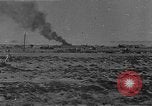 Standbild britischen Lkw Nordafrika, 1941, aus Sekunde 50 historischem Filmmaterial Videoclip 65675050514