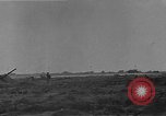 Standbild getarnt Geschützen Nordafrika, 1941, aus Sekunde 42 historischem Filmmaterial Videoclip 65675050515