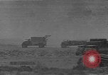 Image camions britanniques en Afrique du Nord, 1941, de la seconde 17 séquences d'archives historiques vidéo 65675050516