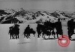 Standbild German Mountain troopers in Betrieb im Schnee während Zweiten Weltkrieg Kaukasus, 1943, aus Sekunde 15 historischem Filmmaterial Videoclip 65675050523