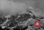 Standbild German Mountain troopers in Betrieb im Schnee während Zweiten Weltkrieg Kaukasus, 1943, aus Sekunde 28 historischem Filmmaterial Videoclip 65675050523
