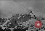 Standbild German Mountain troopers in Betrieb im Schnee während Zweiten Weltkrieg Kaukasus, 1943, aus Sekunde 31 historischem Filmmaterial Videoclip 65675050523