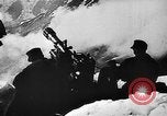 Standbild German Mountain troopers in Betrieb im Schnee während Zweiten Weltkrieg Kaukasus, 1943, aus Sekunde 38 historischem Filmmaterial Videoclip 65675050523