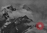 Standbild German Mountain troopers in Betrieb im Schnee während Zweiten Weltkrieg Kaukasus, 1943, aus Sekunde 40 historischem Filmmaterial Videoclip 65675050523
