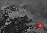 Standbild German Mountain troopers in Betrieb im Schnee während Zweiten Weltkrieg Kaukasus, 1943, aus Sekunde 42 historischem Filmmaterial Videoclip 65675050523