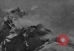 Standbild German Mountain troopers in Betrieb im Schnee während Zweiten Weltkrieg Kaukasus, 1943, aus Sekunde 44 historischem Filmmaterial Videoclip 65675050523