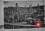 Standbild Bohren von Öl United States USA, 1923, aus Sekunde 50 historischem Filmmaterial Videoclip 65675050524
