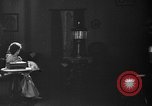 Immagine di Lampada di kerosene usato per l'illuminazione United States USA, 1921, secondo 32 filmato di repertorio 65675050526