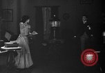 Immagine di Lampada di kerosene usato per l'illuminazione United States USA, 1921, secondo 39 filmato di repertorio 65675050526
