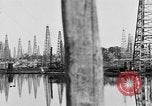 Image raffinerie de pétrole United States USA, 1923, de la seconde 43 séquences d'archives historiques vidéo 65675050535