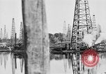 Image raffinerie de pétrole United States USA, 1923, de la seconde 45 séquences d'archives historiques vidéo 65675050535