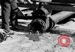 Standbild Reinigung von öl Rohrleitungen United States USA, 1923, aus Sekunde 43 historischem Filmmaterial Videoclip 65675050552