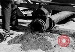 Standbild Reinigung von öl Rohrleitungen United States USA, 1923, aus Sekunde 44 historischem Filmmaterial Videoclip 65675050552