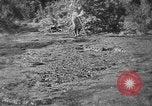Standbild Stufen in die Ölförderung Mexiko, 1926, aus Sekunde 18 historischem Filmmaterial Videoclip 65675050556