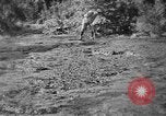 Standbild Stufen in die Ölförderung Mexiko, 1926, aus Sekunde 29 historischem Filmmaterial Videoclip 65675050556