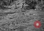 Standbild Stufen in die Ölförderung Mexiko, 1926, aus Sekunde 33 historischem Filmmaterial Videoclip 65675050556