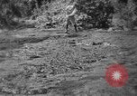 Standbild Stufen in die Ölförderung Mexiko, 1926, aus Sekunde 34 historischem Filmmaterial Videoclip 65675050556