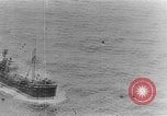 Standbild britischen Flotte im Englischen Kanal, 1918, aus Sekunde 25 historischem Filmmaterial Videoclip 65675050557