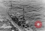 Standbild britischen Flotte im Englischen Kanal, 1918, aus Sekunde 42 historischem Filmmaterial Videoclip 65675050557