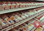 Image supermarché Yonkers New York USA, 1958, de la seconde 5 séquences d'archives historiques vidéo 65675050579