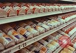 Image supermarché Yonkers New York USA, 1958, de la seconde 6 séquences d'archives historiques vidéo 65675050579