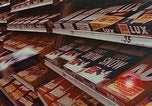 Image supermarché Yonkers New York USA, 1958, de la seconde 10 séquences d'archives historiques vidéo 65675050579