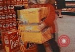 Image supermarché Yonkers New York USA, 1958, de la seconde 31 séquences d'archives historiques vidéo 65675050579