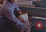 Image Grand Union supermarché Yonkers New York USA, 1958, de la seconde 20 séquences d'archives historiques vidéo 65675050580