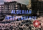 Image célébration de l'indépendance l'Algérie, 1963, de la seconde 15 séquences d'archives historiques vidéo 65675050582