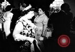 Standbild Schah von Iran Royal Wedding Teheran Iran, 1951, aus Sekunde 15 historischem Filmmaterial Videoclip 65675050588