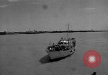 Image Des ressortissants britanniques quittent l'Iran à bord de navires l'Iran, 1951, de la seconde 54 séquences d'archives historiques vidéo 65675050598