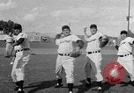 Standbild Cleveland Indians baseball team in Spring Training Tucson Arizona USA, 1954, aus Sekunde 16 historischem Filmmaterial Videoclip 65675050607