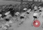 Standbild Radrennen Italien, 1954, aus Sekunde 8 historischem Filmmaterial Videoclip 65675050609