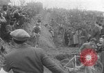 Standbild Radrennen Italien, 1954, aus Sekunde 19 historischem Filmmaterial Videoclip 65675050609