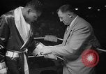 Standbild elektronischen Anzeigetafel Portland Oregon USA, 1951, aus Sekunde 16 historischem Filmmaterial Videoclip 65675050616